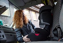 Der Einbau ist nichts f&uuml;r Anf&auml;nger - Foto: Christin Klose/dpa-tmn