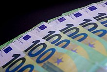 Geldscheine - Illustration - Karl-Josef Hildenbrand/dpa