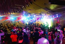 partycrowd-quer - Gemeinde Schlangen