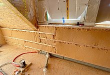 Ein Dachgeschoss wird gedämmt - Alexander Ludwig/dpa-tmn