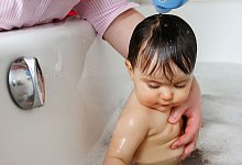 Lebensgefahr Kind Wasser verschluckt zweites Ertrinken - Mascha Brichta/dpa-tmn/dpa