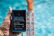 Personalnot bedroht Freibadsaison - picture alliance / Daniel Karmann/dpa/Archivbild