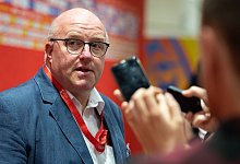 Ingo Weiss, Präsident des Deutschen Basketball Bundes, gibt ein Interview. - Swen Pförtner/dpa/Archivbild