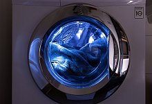 Blick in eine Waschmaschine - Soeren Stache/dpa-Zentralbild/dpa-tmn