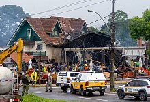 Kleinflugzeug in brasilianischer Stadt abgest&uuml;rzt - Evandro Leal / Ag. Enquadrar/dpa
