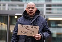 Mahnwache vor Schulministerium nach Tod einer Sch&uuml;lerin - Oliver Berg/dpa