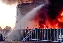 Brand an &Ouml;lreservoir in Russland - Uncredited/Russian Emergency Ministry Press Service/AP/dpa