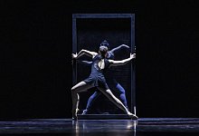 erica-pinage-hinten-ayu-kinoshita - 2 - Fotorechte: Lippisches Landestheater