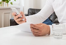 Handyvertrag - Foto: Christin Klose/dpa-tmn/Archiv