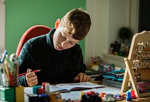 Schüler macht Hausaufgaben - Christin Klose/dpa-tmn