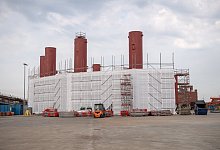 Lachsfarm-Produktion - Foto: Sina Schuldt/dpa