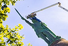 Das Hermannsdenkmal bekommt ein XXXL-Arminia-Trikot - Mike-Dennis M&uuml;ller / www.mdm.photo