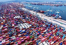 China - Containerterminal Qingdao - Uncredited/CHINATOPIX via AP/dpa