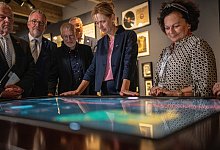 Bildungsministerin Prien in Israel - Ilia Yefimovich/dpa