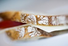 Vor dem Bielefelder Landgericht wird der Prozess um vergiftete Pausenbrote fortgesetzt. - Verwendung weltweit