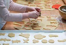Weihnachtsbäckerei - Sebastian Kahnert/dpa
