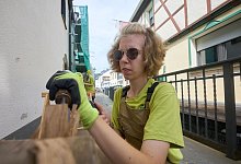 Freiwillige im Ahrtal - Thomas Frey/dpa