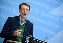 Bundesgesundheitsminister Karl Lauterbach hat Vorschl&auml;ge seines Ministeriums und des Robert Koch-Instituts zu erneuten &Auml;nderungen bei den Quarant&auml;ne- und Isolationsregeln angek&uuml;ndigt. - Bernd von Jutrczenka/dpa