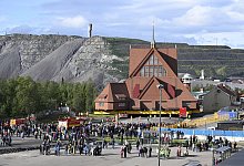 Eine schwedische Kirche zieht um - Fredrik Sandberg/TT News Agency/AP/dpa