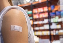 Einstichstelle - Foto: Sebastian Gollnow/dpa