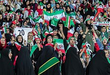 Iranische Frauen im Stadion - Saeid Zareian/Deutsche Presse-Agentur GmbH/dpa