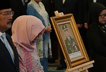 Ehemaliger Machthaber Suharto erhält Heldenstatus in Indonesien - Achmad Ibrahim/AP/dpa