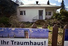 Immobilienmarkt - Carsten Hoefer/dpa