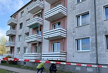 Frau mit Kind von Balkon gestürzt - Thomas Schulz/TNN/dpa