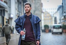 Bis heute hat Marc W&uuml;bbenhorst immer eine Flasche Wasser dabei, wenn er in der Stadt unterwegs ist. Das eint ihn mit vielen anderen Bielefeldern. Doch er hat daf&uuml;r einen besonderen Grund. - Sarah Jonek