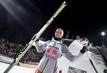 Silberner Pokal - Foto: Daniel Karmann/dpa