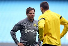 Edin Terzic (l) w&auml;hrend einer Trainingseinheit im Etihad Stadion. - Barrington Coombs/PA Wire/dpa