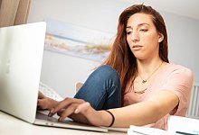 Bis Ende Oktober werden immer wieder Studienplätze für das Wintersemester frei - die können Interessierte über eine zentrale Börse einsehen. - Franziska Gabbert/dpa-tmn