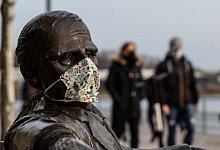 Mund-Nasen-Schutz - Foto: Bernd Thissen/dpa