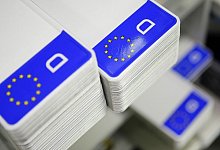 Gibt es bald viele neue Autokennzeichen? - David-Wolfgang Ebener/dpa