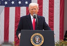 US-Präsident Trump - Mark Schiefelbein/AP/dpa