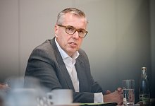 Pressekonferenz ZF zur Zusammenarbeit mit Wolfspeed - Oliver Dietze/dpa