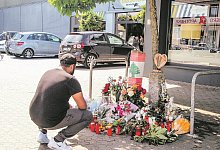 hiddenhausentrauer-02 - Jobst L&uuml;deking