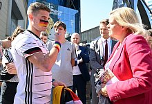 Fan-Gespr&auml;ch - Federico Gambarini/dpa