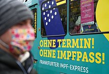 Frankfurter Impf-Express - Foto: Arne Dedert/dpa