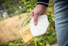 Viele haben den Impfpass eine ganze Weile nicht in der Hand gehabt. Denn: Die Stiko empfiehlt eine vierte Impfung nur bestimmten Gruppen. - Christin Klose/dpa-tmn