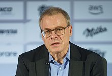 Der Ex-Schalke-Finanzchef Peter Peters kritisiert r&uuml;ckblickend den Deal mit dem russischen Sponsor Gazprom. - Frank Rumpenhorst/dpa