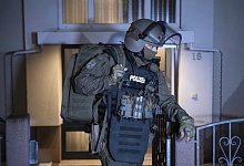 Razzia in Frankfurt - Foto: Boris Roessler/dpa