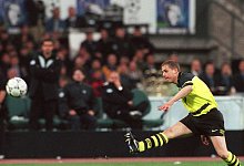 Champions League-Finale 1997 - Torsch&uuml;tze Lars Ricken - Achim Scheidemann/dpa