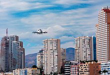 1-lufttaxi-in-der-hochausstadt-benidorm-bild-telefonica - Telef&oacute;nica