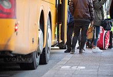Richtig sitzen: So beugen Sie Reise&uuml;belkeit vor - Foto: Alexander Heinl/dpa-tmn
