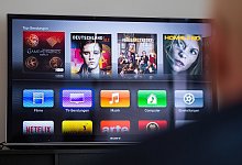 Fernseher mit App-Angebot - Foto: Andrea Warnecke/dpa-tmn