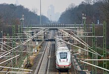 Bahnbetrieb auf Riedbahn l&auml;uft wieder - Andreas Arnold/dpa