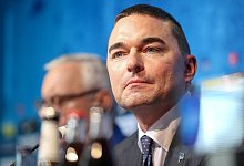 Club-Pr&auml;sident Werner Gegenbauer (l-r) und Investor Lars Windhorst bei einer Pressekonferenz. - Andreas Gora/dpa