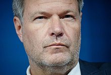 Robert Habeck spricht auf der Abschlusspressekonferenz nach dem Treffen der G7-Handelsminister im Schloss Neuhardenberg zu den Medienvertretern. - Kay Nietfeld/dpa