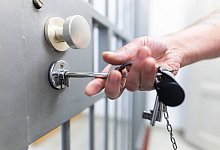 Haftzelle - Michael Matthey/dpa